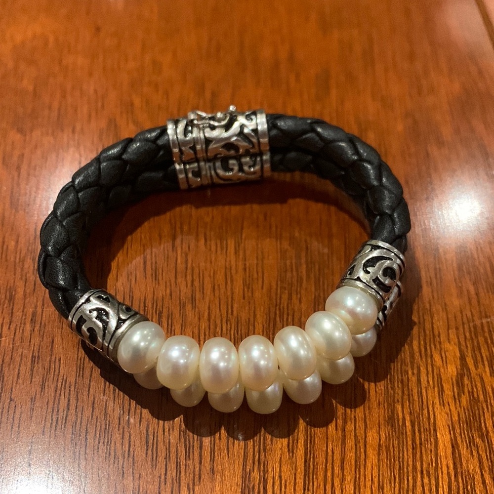 Ladies bracelet silver, leather and pearls
